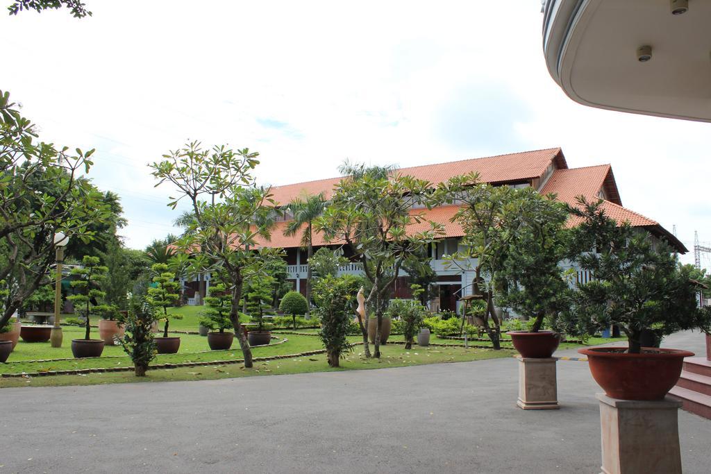 Saigon Park Resort Thuan An Buitenkant foto
